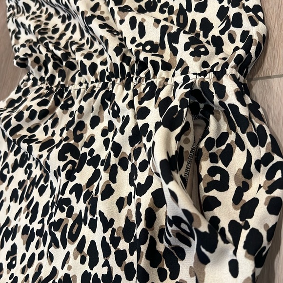 NWOT Halogen Women's Leopard Multi Playsuit Romper Short Sleeves Sz S - Picture 16 of 16